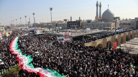 ２月１１日、イラン全国で革命勝利40周年の大行進