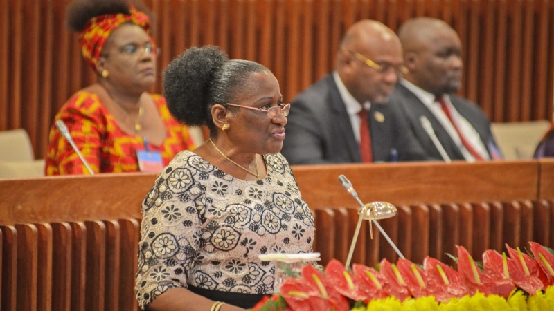 Presidente do parlamento moçambicano Verónica Macamo visita Japão