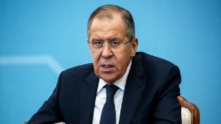 Lavrov: Amerika po trajnon ushtritë evropiane për sulme atomike kundër Rusisë
