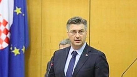 Kryeministri kroat i kërkon falje Ukrainës