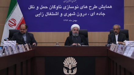 イラン大統領、「イスラム革命の勝利は政治的、歴史的な奇跡」