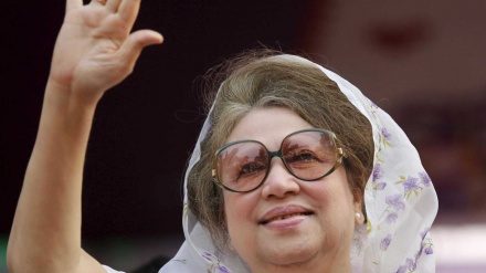 Ex-primeira-ministra do Bangladesh condenada a cinco anos de prisão