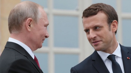 Telefonata tra Putin e Macron sull'escalation nella provincia siriana di Idlib