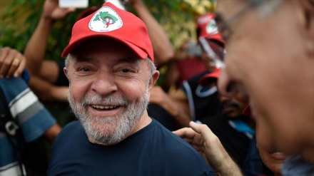 Lula deve ficar ao menos 6 anos preso em regime fechado.
