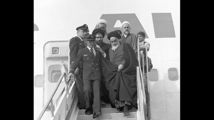 1 février 1979 : l’Imam Khomeini arrive à Téhéran