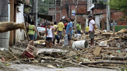 Rio de Janeiro: Temporal faz pelo menos três mortos e bairros alagados