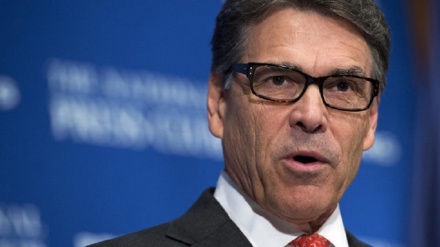 アメリカ、イランとその他の産油国の間の対立を追求