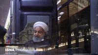 イランのローハーニー大統領、国内で製造された自動車の見本市を視察