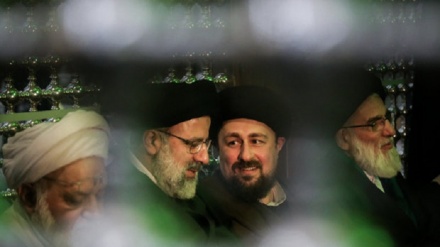 (FOTO) Iran, le autorita' al mausoleo dell'Imam Khomeini - 2