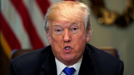 美国参议员强调：特朗普应该就其道德丑闻指控辞职