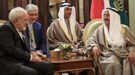 O Emir de Kuwait elogia o papel do Irã na luta contra Daesh