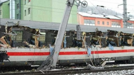 Choque de trens deixa vítimas na Áustria