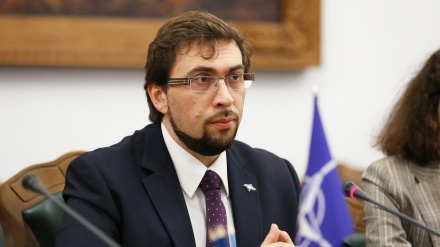 Rusia: Terroristët lëvizin lirshëm përkrah ushtarakëve amerikanë në Siri