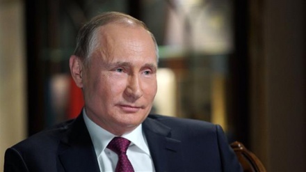 Russia, Putin: non darò mai indietro la Crimea all'Ucraina