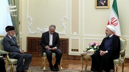 Presidente Rouhani exorta melhorar os laços Irã-Omã