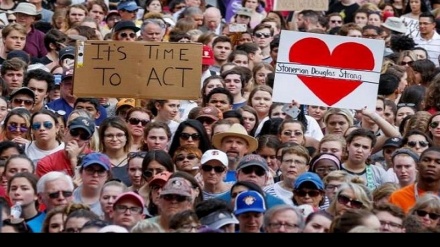 ABD'de yüzlerce şehirde silah karşıtı öğrenci protestoları