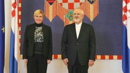 Zarif takohet me presidenten e Kroacisë në Zagreb