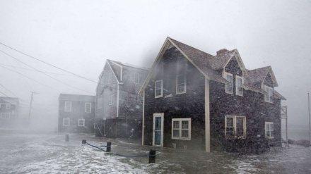 アメリカ・ニューヨークでハリケーンにより、列車や空の便に混乱