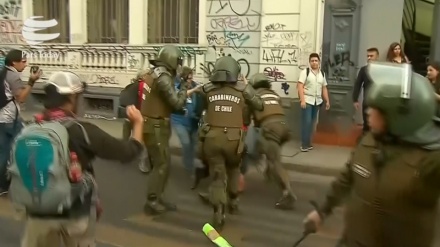Cile, manifestazioni e scontri 