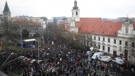 Massive rally held in Slovakia to urge PM’s ouster