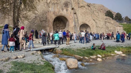 Taq-e Bostan accueilli les touristes pendant Norouz