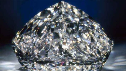 Acham um diamante que conserva 4º mineral mais abundante de Terra