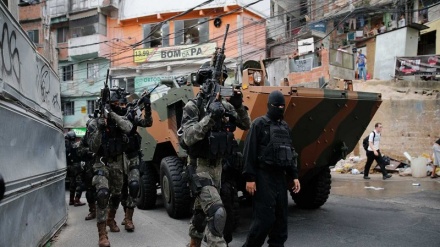 Militares usam máscaras e cobrem identificação ao entrarem em favelas