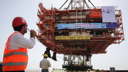 ইরানের কাছ থেকে আবার তেল কিনবে দ. কোরিয়া ও জাপান