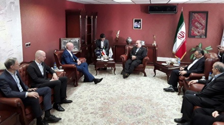 Presiden FIFA Bertemu Menteri Olahraga Iran