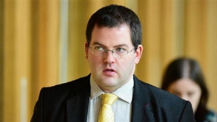 Former Scottish minister called on to resign from parliament