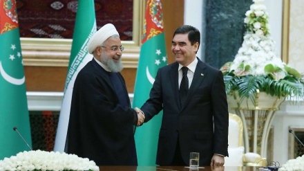 Aşğabadədə İron və Tırkmənıstoni prezidenton miyono muzakirəon bino bıə.