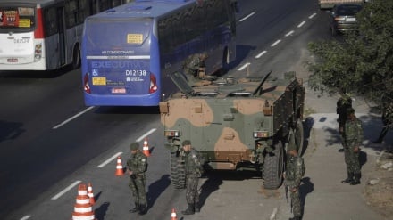 Exército faz operação em rodoviais federais e na avenida Brasil, no Rio