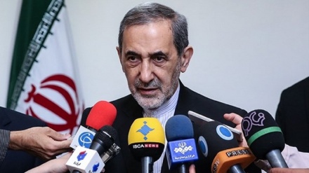 Velayati: I musulmani presto pregheranno a Gerusalemme