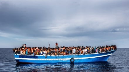 Malesia, intercettato una nave cisterna con 131 migranti