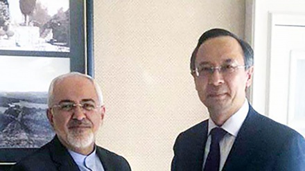 イランとカザフスタンの外相、アスタナで会談