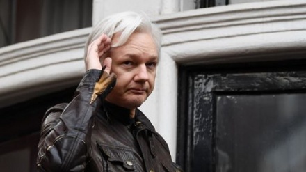 Dopo questo tweet di Assange sulla Catalogna, l'Ecuador gli ha tagliato internet