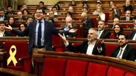 Catalogna, Parlament denuncia 'deriva autoritaria' Spagna