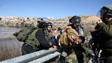 Ejército israelí arresta a 43 palestinos en Cisjordania
