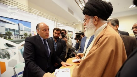 بازدید رهبر معظم انقلاب از نمایشگاه کالای ایرانی