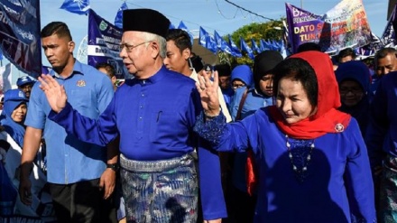 Saudi scandal dogs Prime Minister Najib as election campaign begins