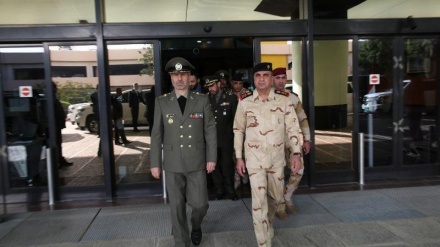 Ministro da Defesa iraniano no Iraque para uma visita oficial