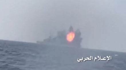 Яман қирғоқиларда  саудиялик нефт танкери нишонга олинди