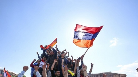 Armenia: Karen Karapetyan premier ad interim