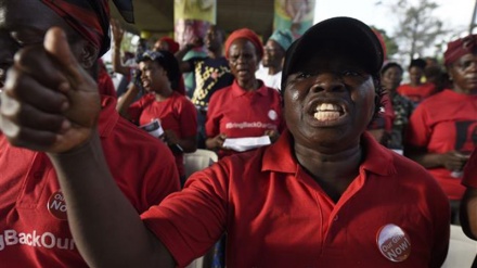 Nigerians mark 4th anniv. of abduction of 200 girls as Buhari begs for patience