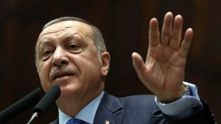 Erdogan: Gli Usa forniscono gratis armi ai militanti curdi