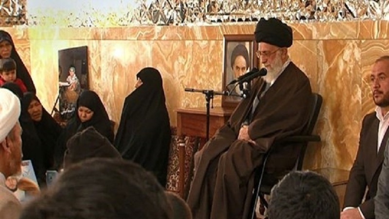 حضرت آیت‌الله خامنه‌ای: خانواده‌های افغانستانی در طول دوران دفاع مقدس ایران اسلامی را همراهی کردند