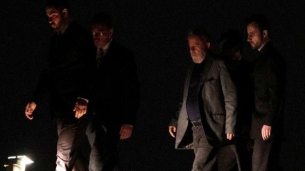 Lula chega à Superintendência da Polícia Federal em Curitiba