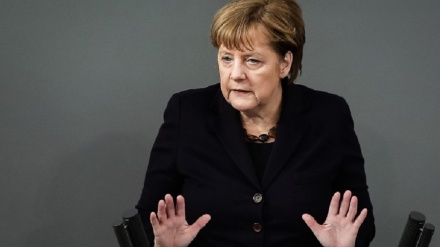 Ue, Merkel: sì a solidarietà ma no libera scelta paese asilo