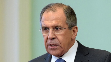 Lavrov: le azioni del Kosovo danneggiano la reputazione dell’Ue