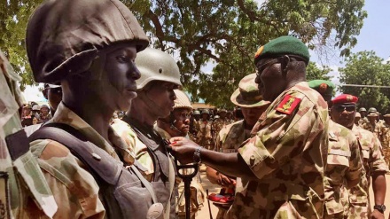 Rundunar Sojan Nijeriya Ta Kara Wa Wasu Sojoji 3,729 Girma Saboda Fada Da Boko Haram